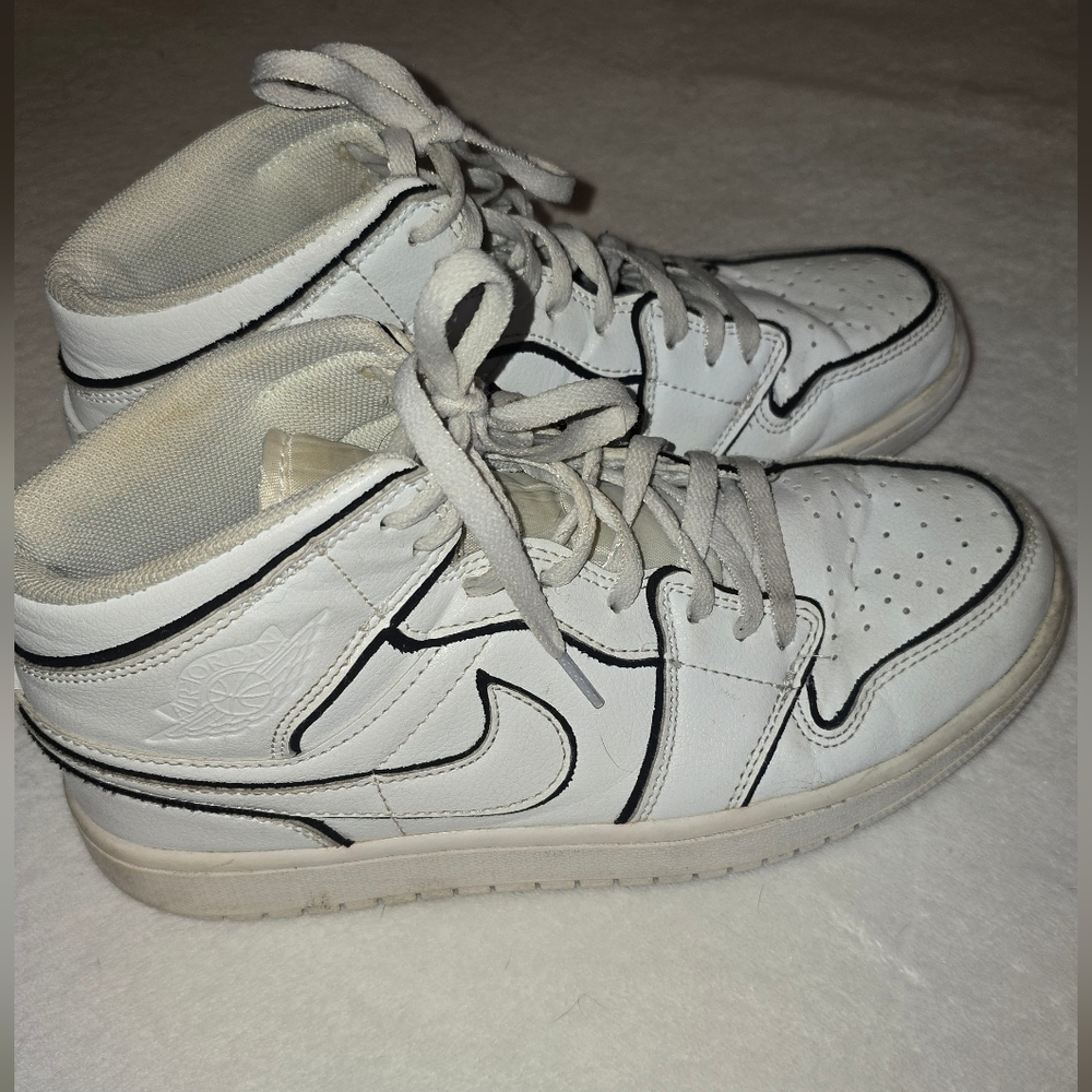 Nike White and Black Athletic Shoes